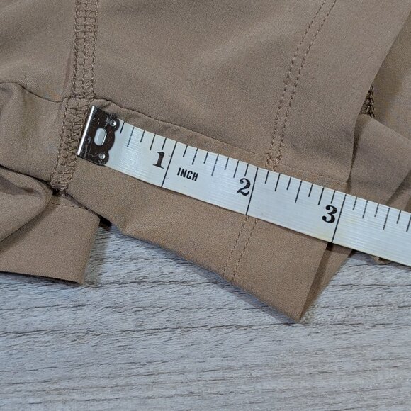 Vuori Villa Shorts High-Rise Women's Size Medium Tan Khaki Travel Pockets Beige - Picture 8 of 10